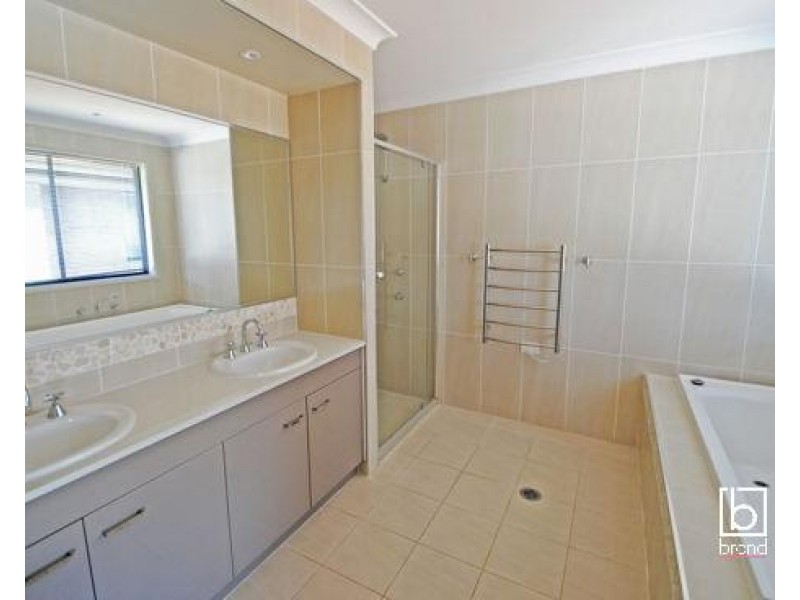 8 Farrier Crescent, Hamlyn Terrace NSW 2259