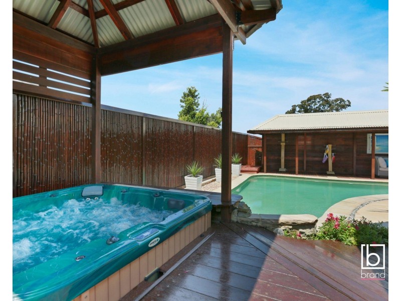 4 Duntroon Close, Hamlyn Terrace NSW 2259