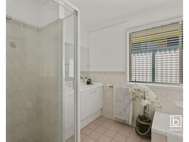 4 Duntroon Close, Hamlyn Terrace NSW 2259