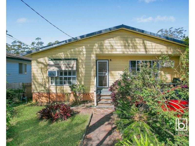 4 Birdwood Drive, Blue Haven NSW 2262