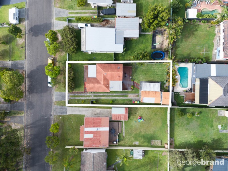 18 Laguna Parade, Berkeley Vale NSW 2261