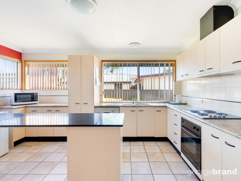 18 Laguna Parade, Berkeley Vale NSW 2261