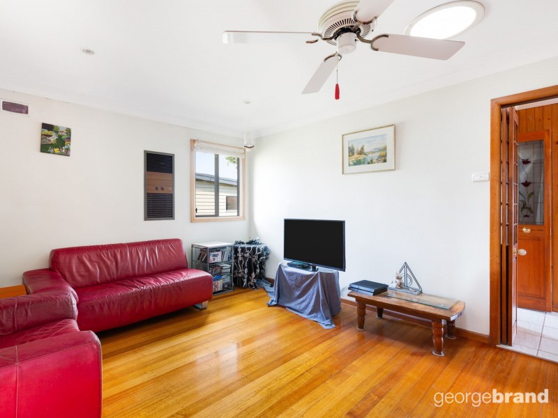 18 Laguna Parade, Berkeley Vale NSW 2261