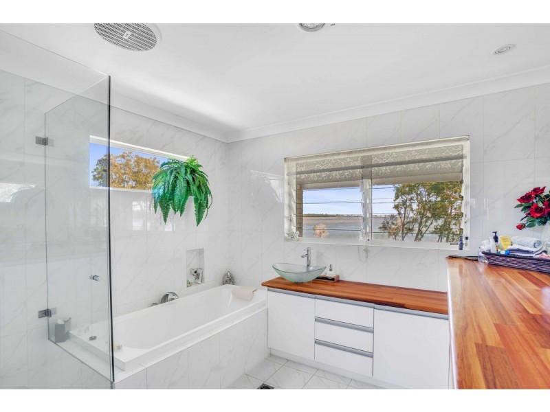 122 Diamond Head Drive, Budgewoi NSW 2262