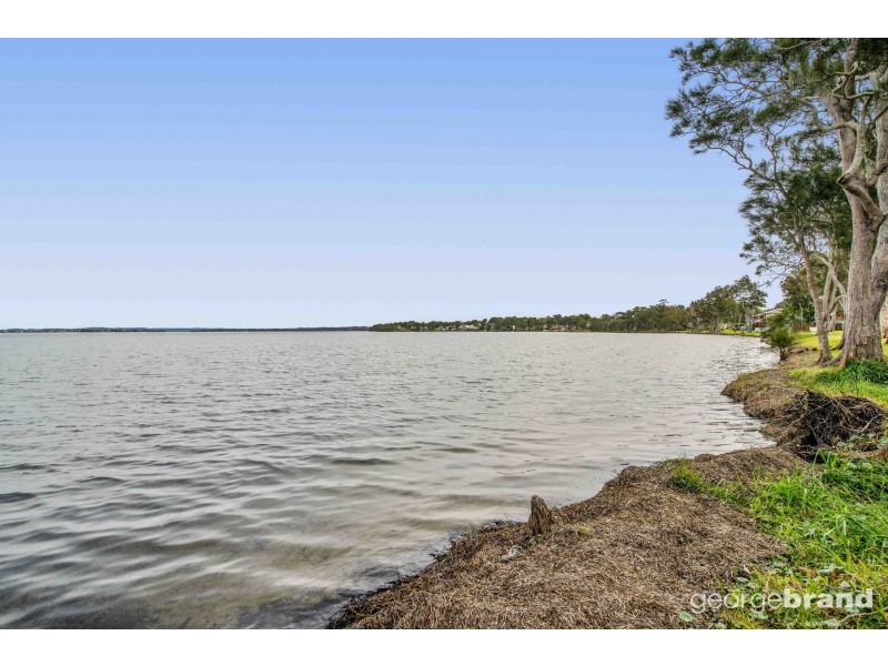 1 Brandon Close, Budgewoi NSW 2262