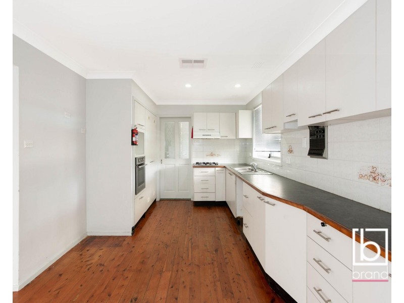 90 Griffith Street, Mannering Park NSW 2259