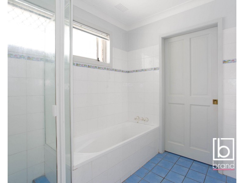 90 Griffith Street, Mannering Park NSW 2259