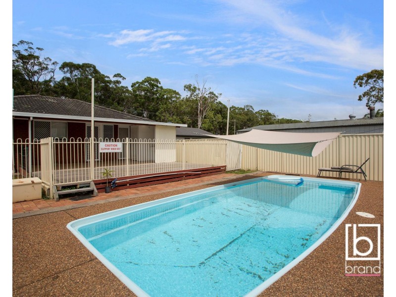 90 Griffith Street, Mannering Park NSW 2259