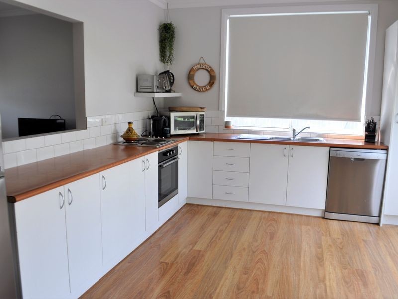 1018 The Entrance Road, Forresters Beach NSW 2260