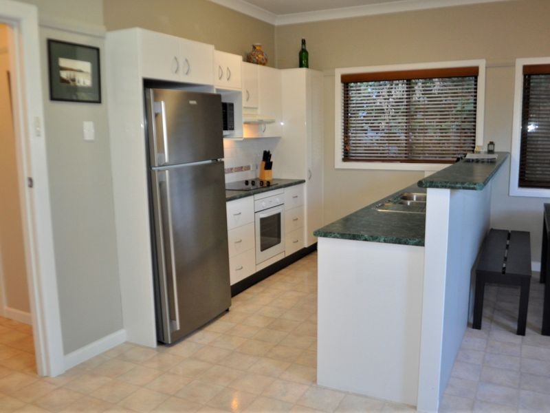 19 North Avoca Parade, North Avoca NSW 2260