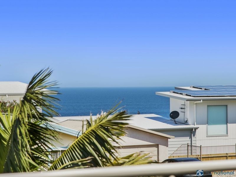 4 Pacific View Street, Forresters Beach NSW 2260