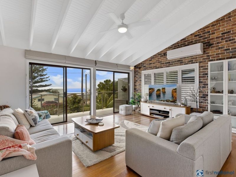 4 Pacific View Street, Forresters Beach NSW 2260