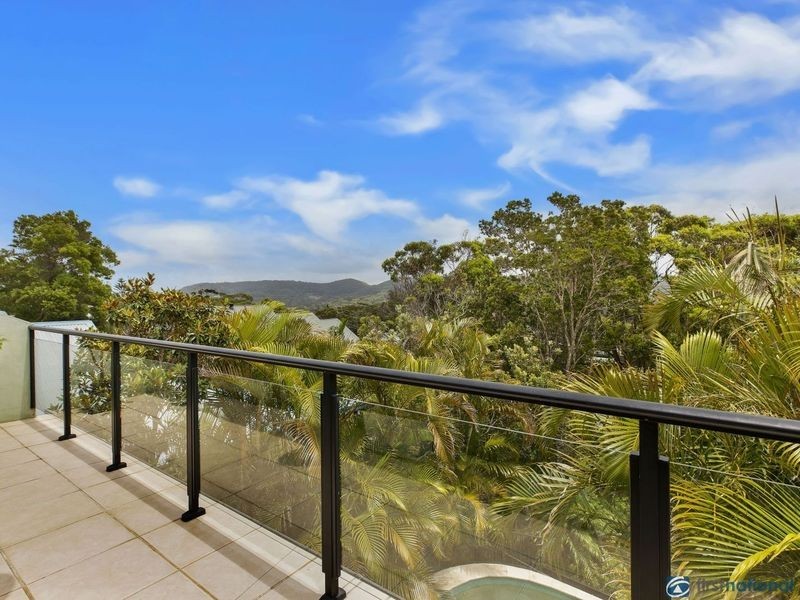 4 Pacific View Street, Forresters Beach NSW 2260