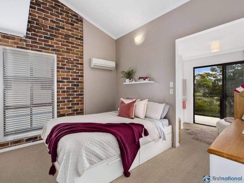 4 Pacific View Street, Forresters Beach NSW 2260