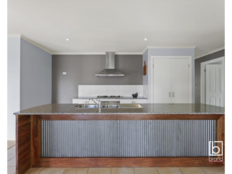 42 Greenhaven Circuit, Woongarrah NSW 2259