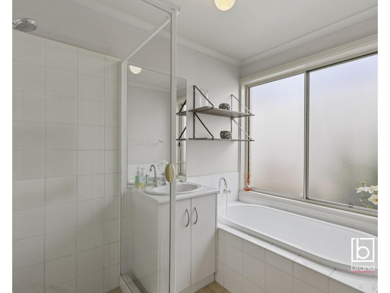 42 Greenhaven Circuit, Woongarrah NSW 2259