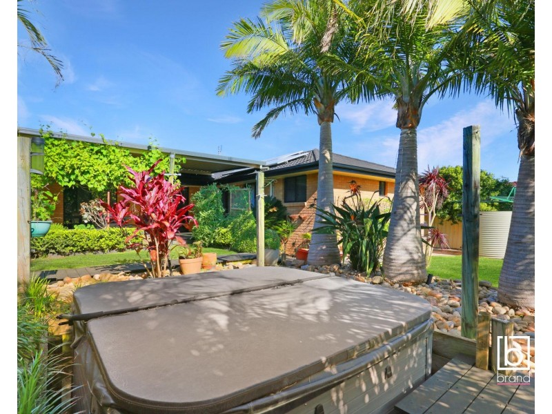 8 Foxtail Crescent, Woongarrah NSW 2259