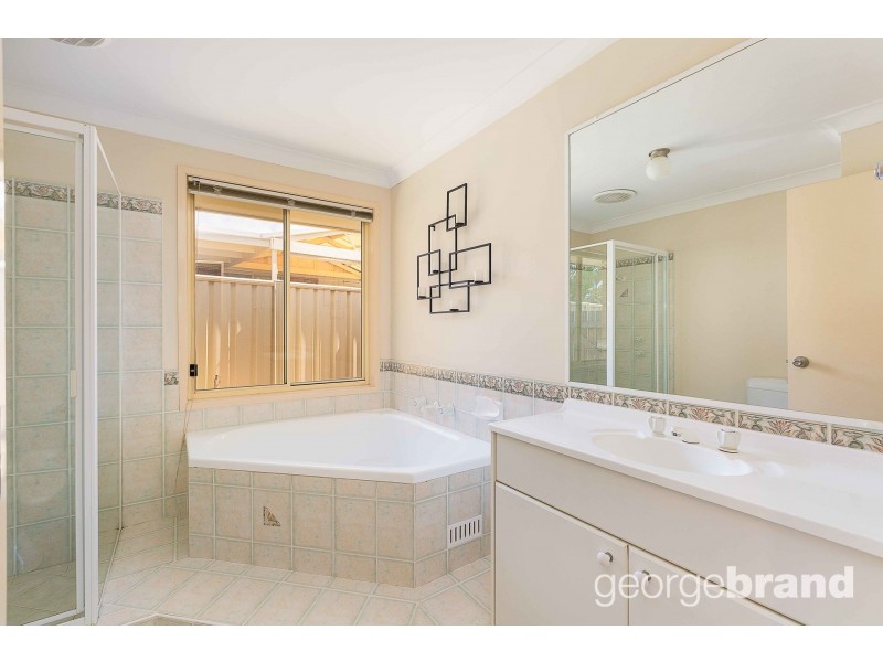 11 Lonsdale Close, Lake Haven NSW 2263