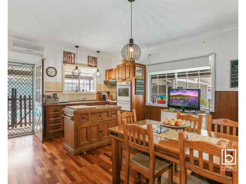 104 Griffith Street, Mannering Park NSW 2259