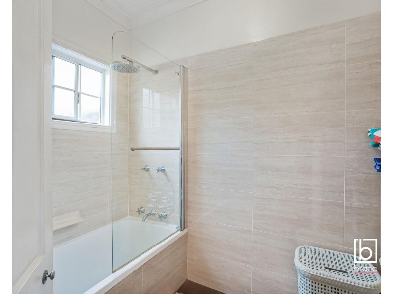 104 Griffith Street, Mannering Park NSW 2259