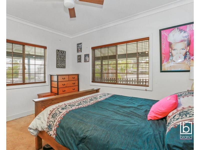 104 Griffith Street, Mannering Park NSW 2259