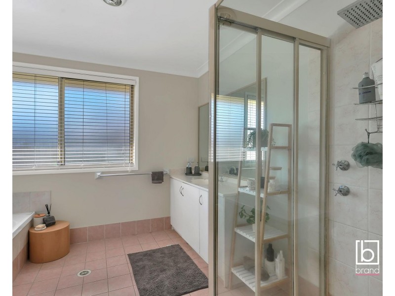 10 MacDougall Crescent, Hamlyn Terrace NSW 2259