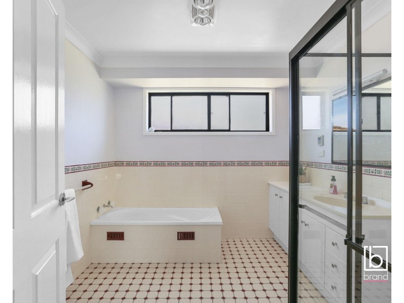 62 Rosella Circuit, Blue Haven NSW 2262