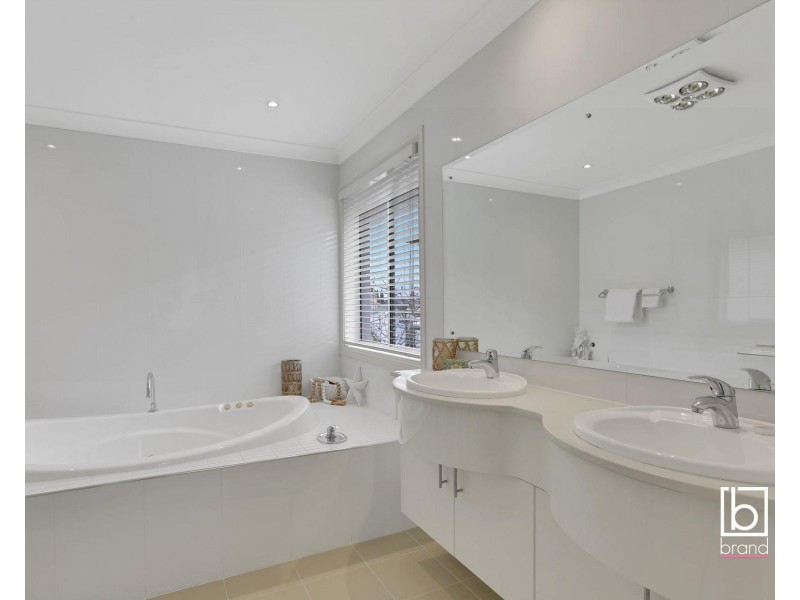 50 Stan Johnson Drive, Hamlyn Terrace NSW 2259