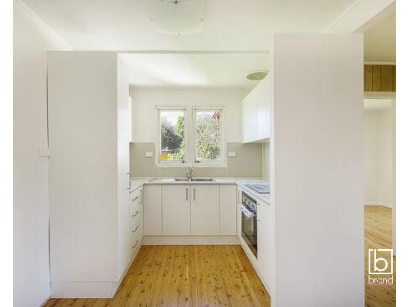 4 Spencer Road, Mannering Park NSW 2259