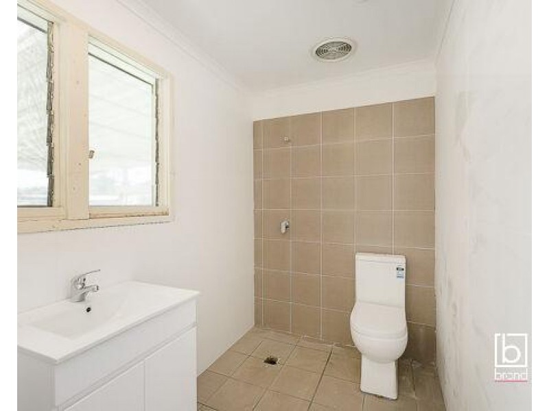 4 Spencer Road, Mannering Park NSW 2259