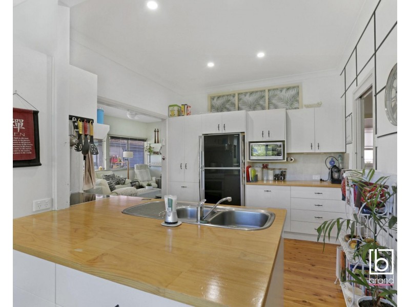 12 Marmion Street, Mannering Park NSW 2259