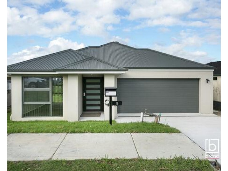 5 Mogo Close, Blue Haven NSW 2262
