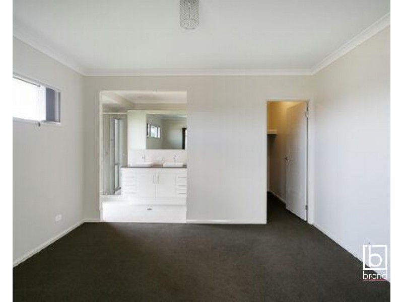 5 Mogo Close, Blue Haven NSW 2262