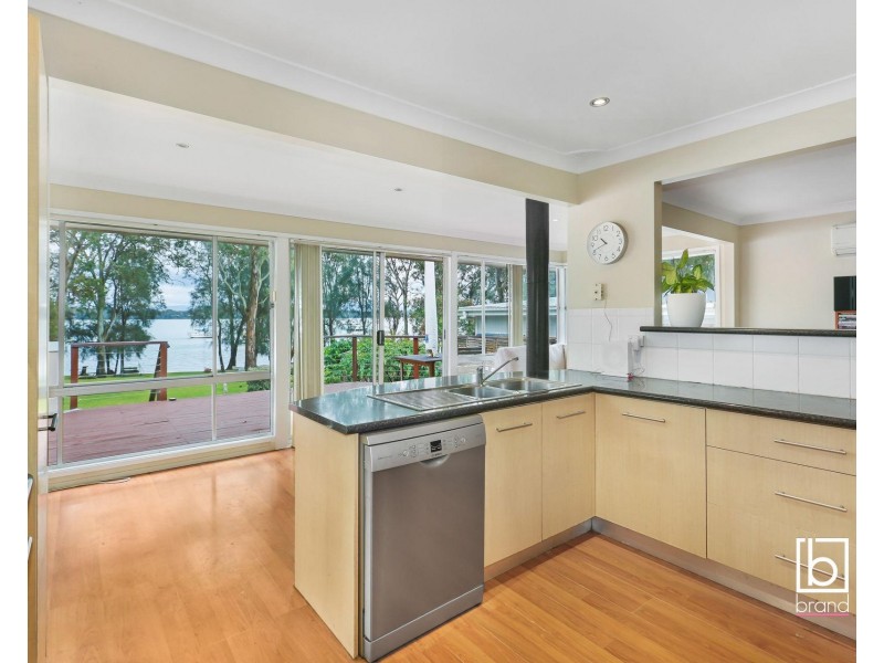 20 Harwood Close, Mannering Park NSW 2259