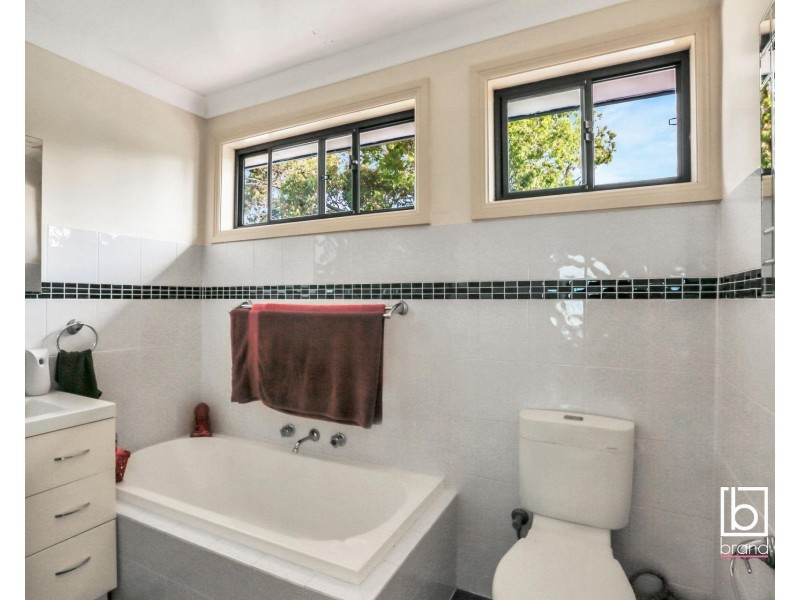 86 Cams Boulevard, Summerland Point NSW 2259