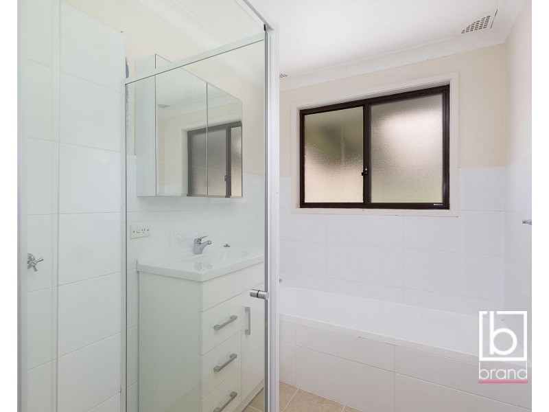 33 Campbell Parade, Mannering Park NSW 2259