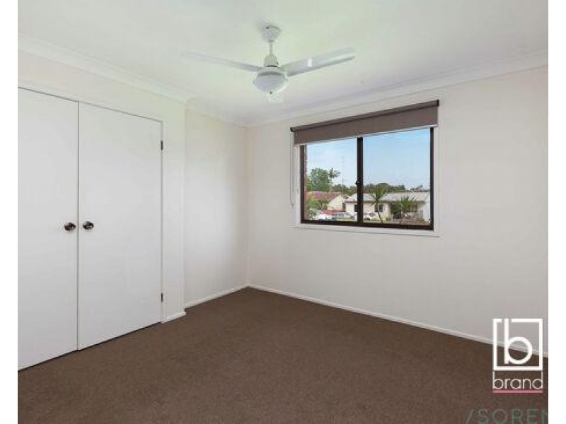 33 Campbell Parade, Mannering Park NSW 2259