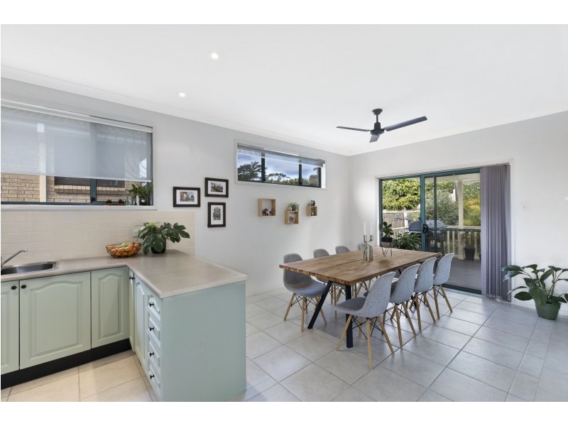 2/14 Sotherby Avenue, Terrigal NSW 2260