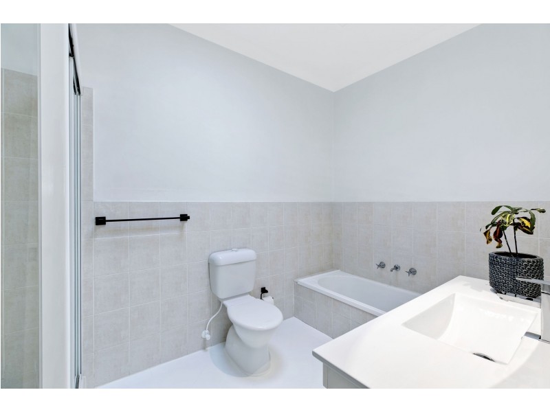 2/14 Sotherby Avenue, Terrigal NSW 2260