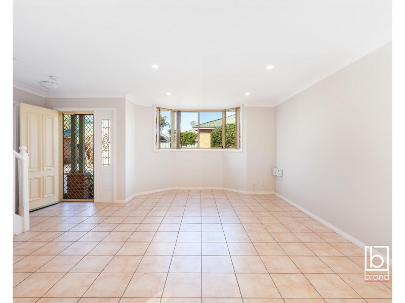 2/183-185 Albany Street, Point Frederick NSW 2250