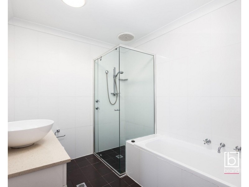 2/183-185 Albany Street, Point Frederick NSW 2250