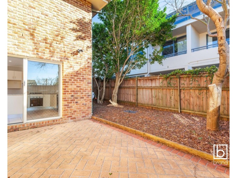 2/183-185 Albany Street, Point Frederick NSW 2250