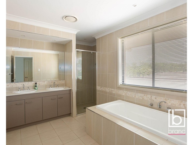 8 Farrier Crescent, Hamlyn Terrace NSW 2259
