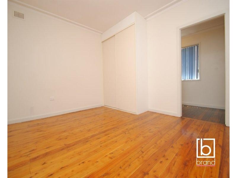 2 Jubilee Parade, Berkeley Vale NSW 2261