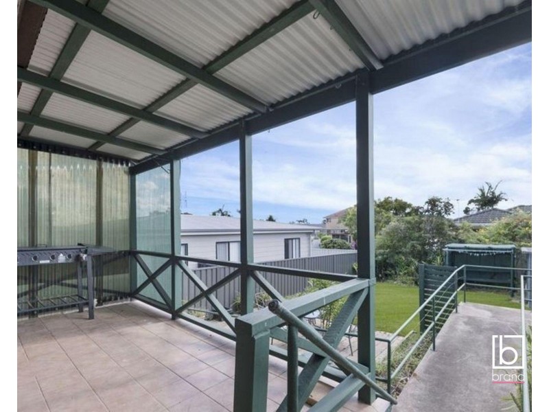 1 Esther Close, Gorokan NSW 2263