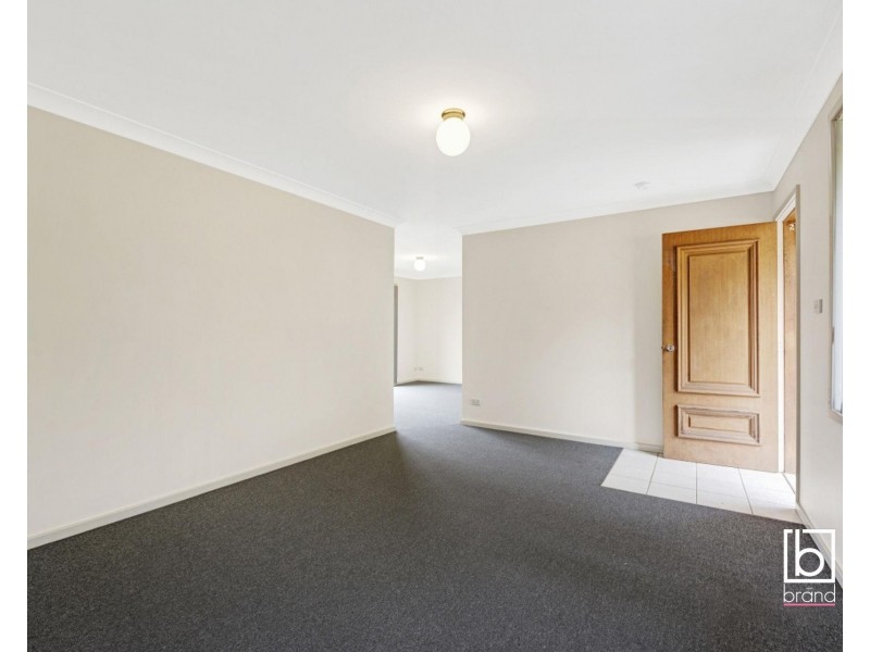 17 Camden Way, Watanobbi NSW 2259