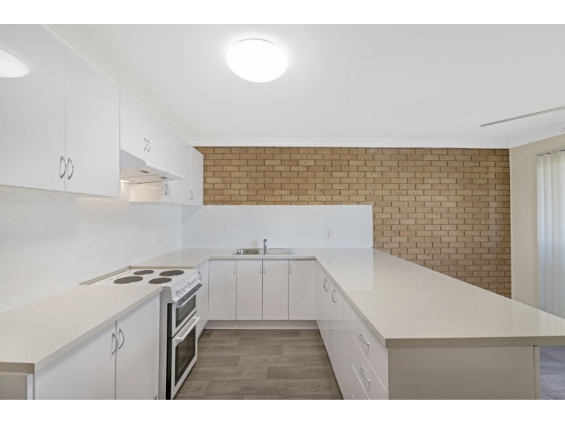 2/122-124 Wallarah Road, Gorokan NSW 2263