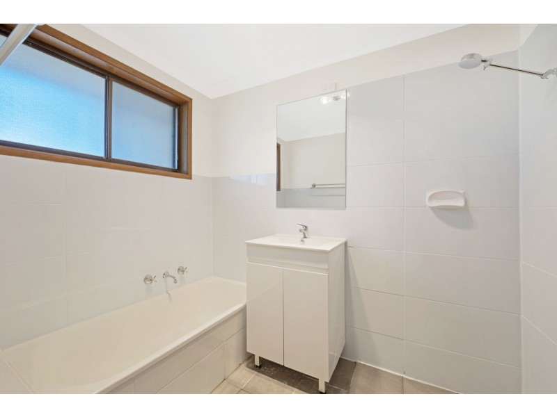 2/122-124 Wallarah Road, Gorokan NSW 2263