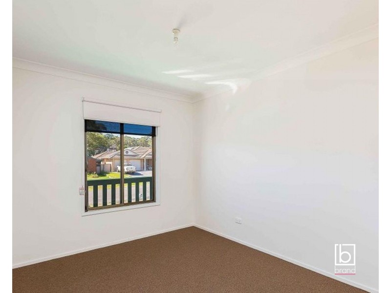26 Campbell Parade, Mannering Park NSW 2259