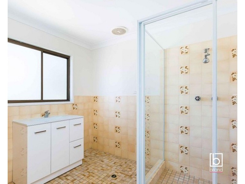 26 Campbell Parade, Mannering Park NSW 2259